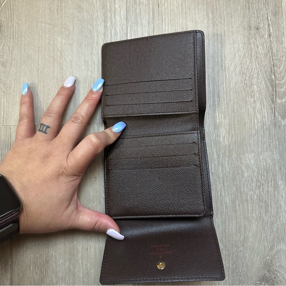 NWOT Louis Vuitton Elise Compact Wallet Brown Damier Ebene Pattern Coated Canvas - Picture 4 of 8